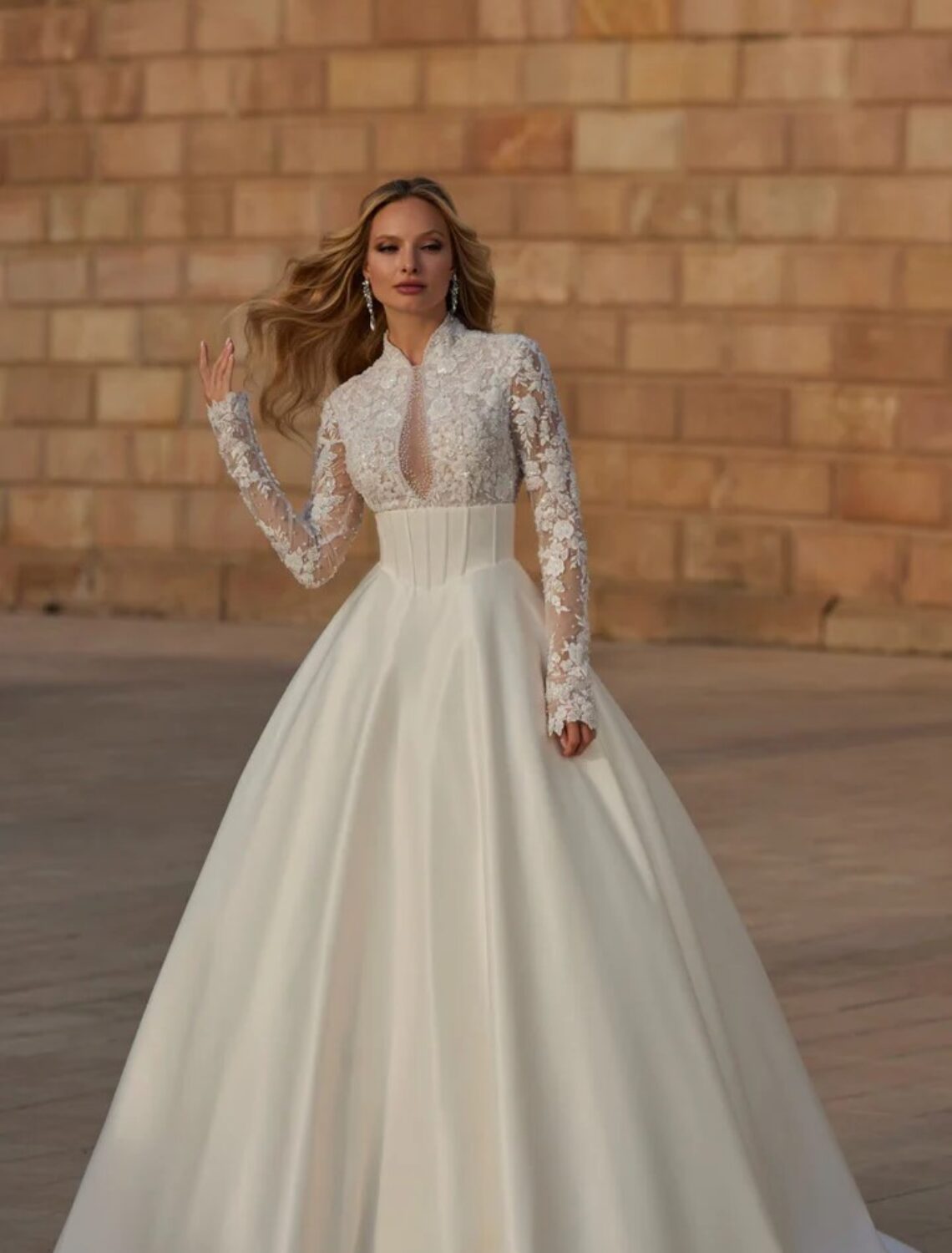 Trouwjurk 63128 Hanford van Veni Infantino kopen bij Weddings 4