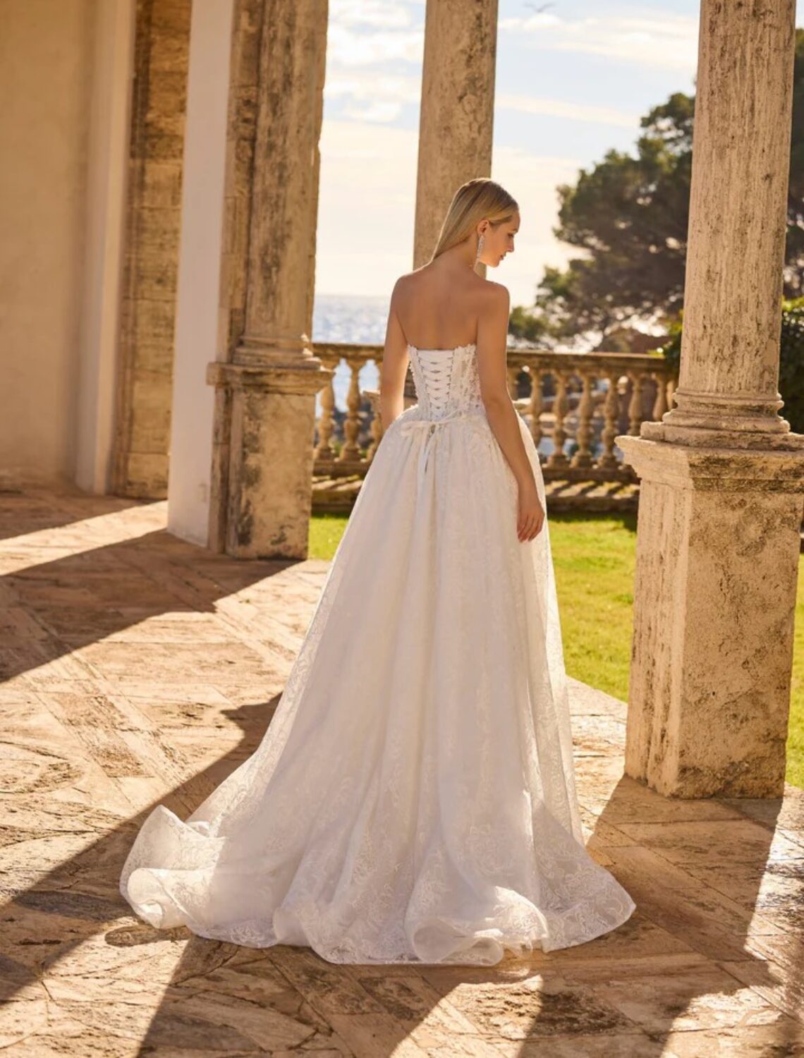 Trouwjurk 63136 Haruna van Veni Infantino kopen bij Weddings 1