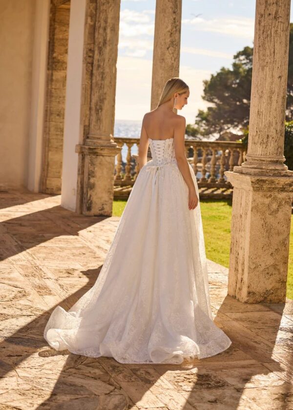 Trouwjurk 63136 Haruna van Veni Infantino kopen bij Weddings 1