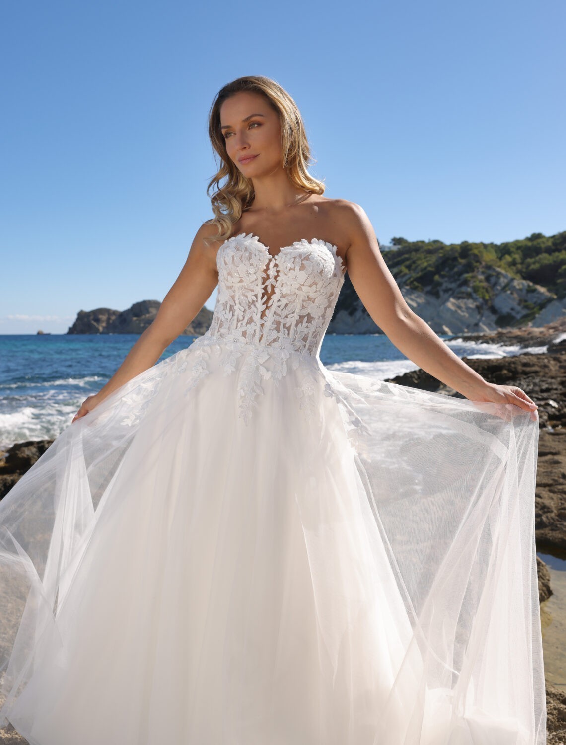 Trouwjurk Amira van Azuree kopen bij Weddings 2