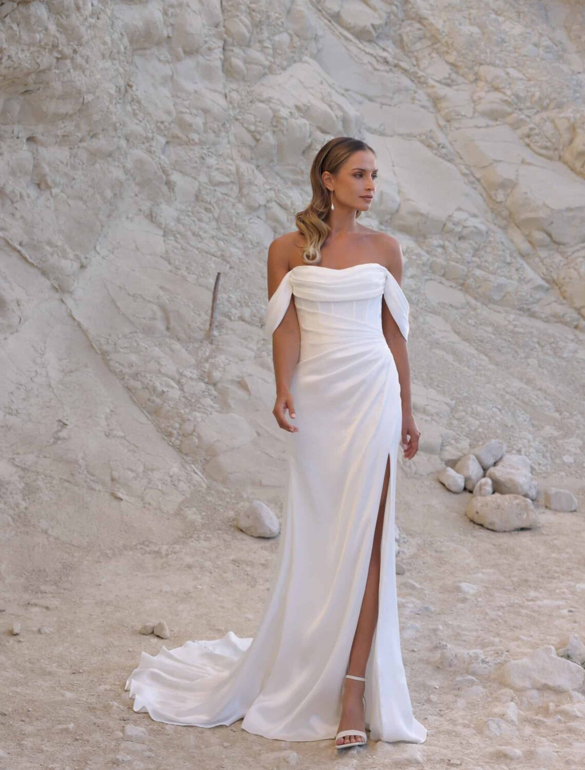 Trouwjurk Annelore van Azuree kopen bij Weddings 3