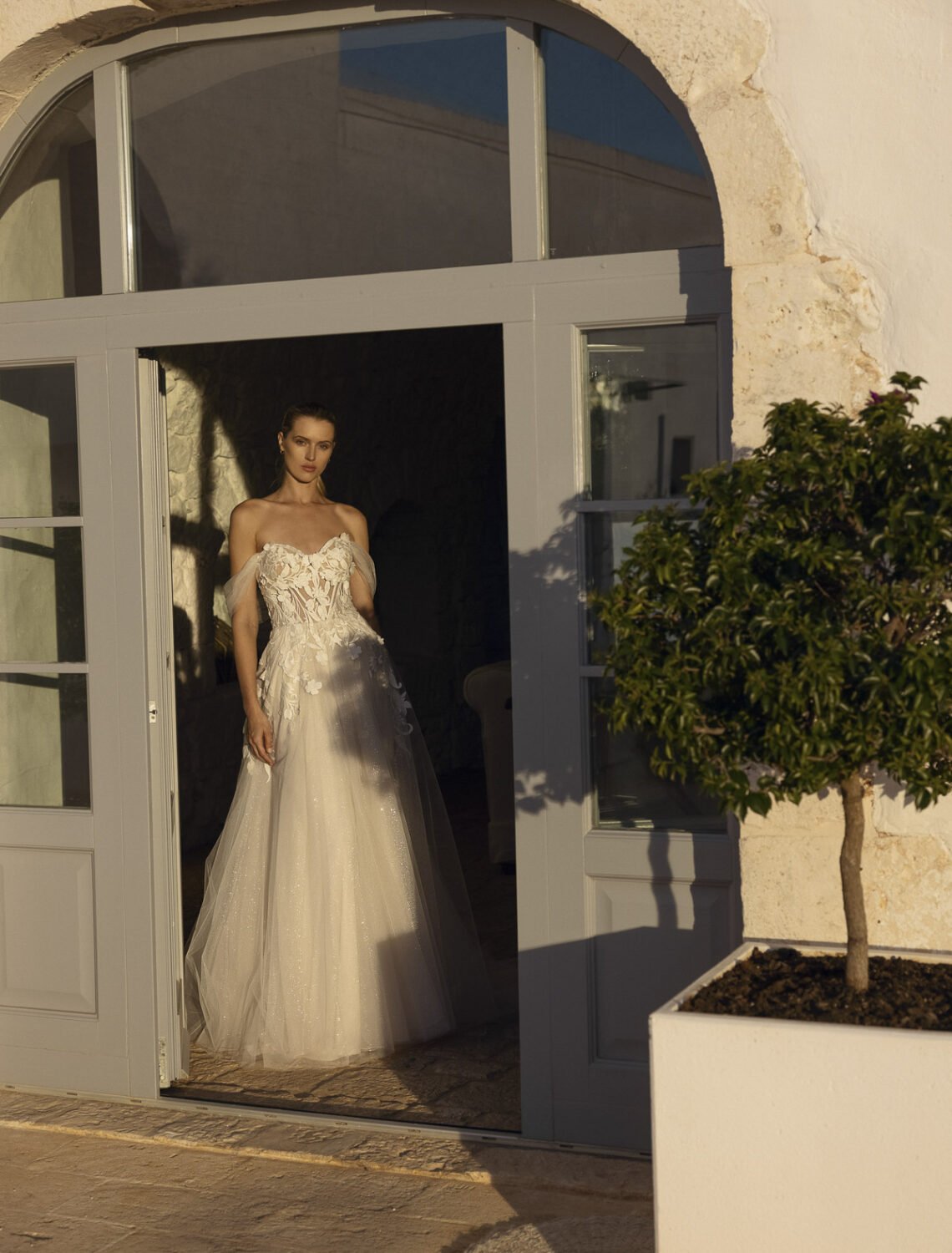 Trouwjurk Arieke van Modeca kopen bij Weddings 3