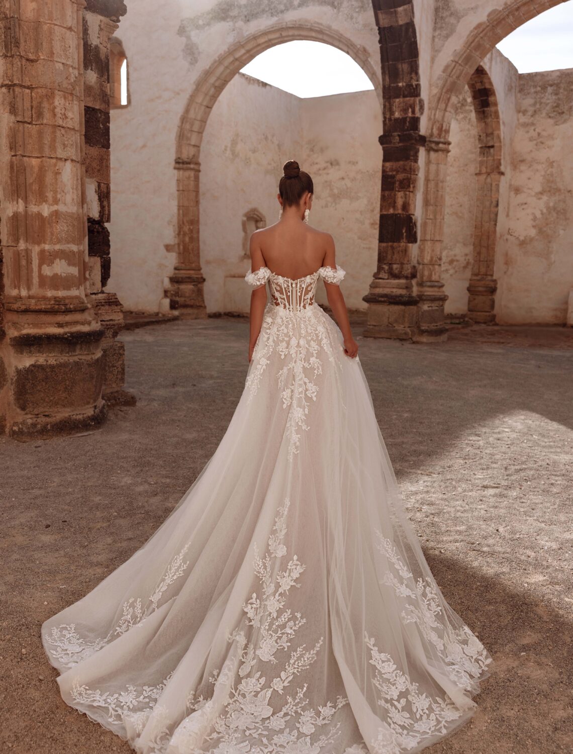 Trouwjurk Ariella van Dama Couture kopen bij Weddings 3