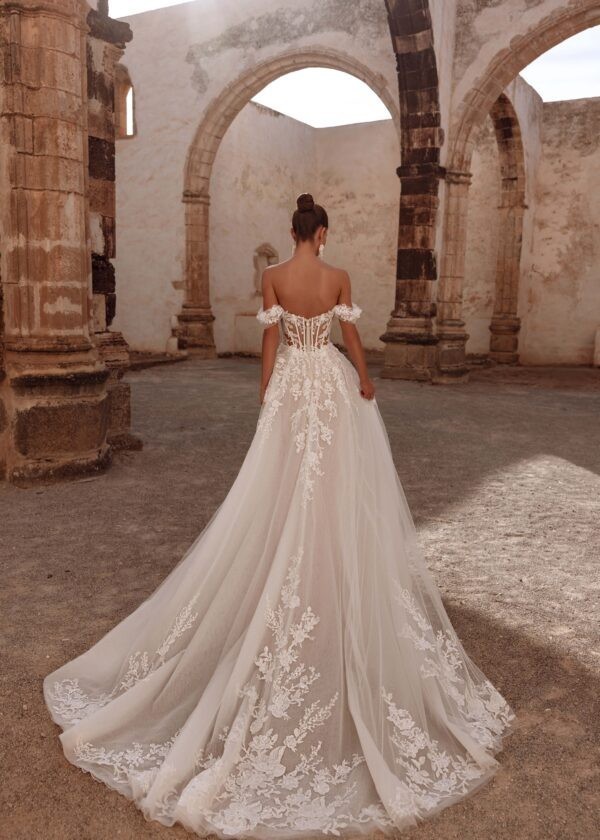 Trouwjurk Ariella van Dama Couture kopen bij Weddings 3