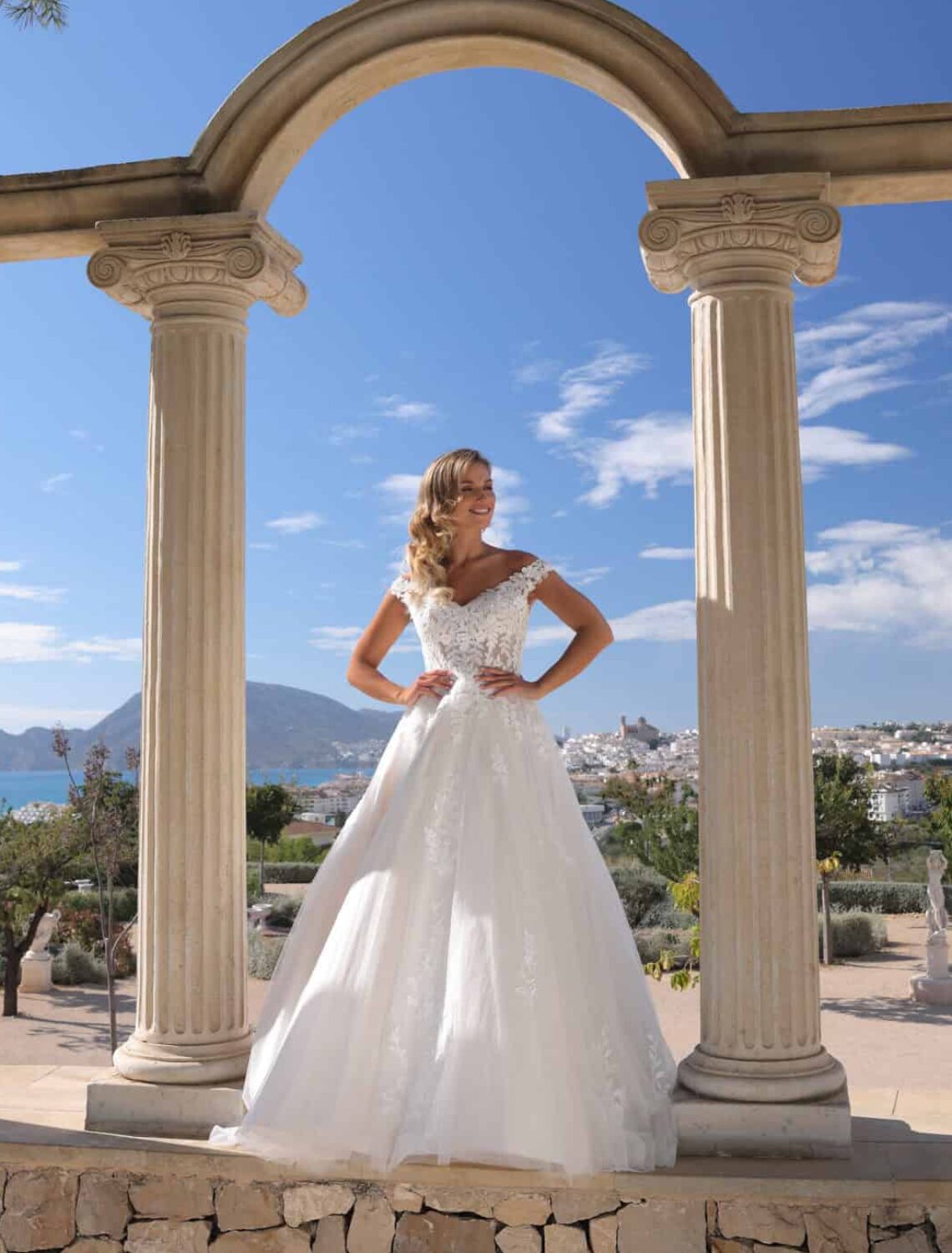 Trouwjurk Aspen van Azuree kopen bij Weddings 4