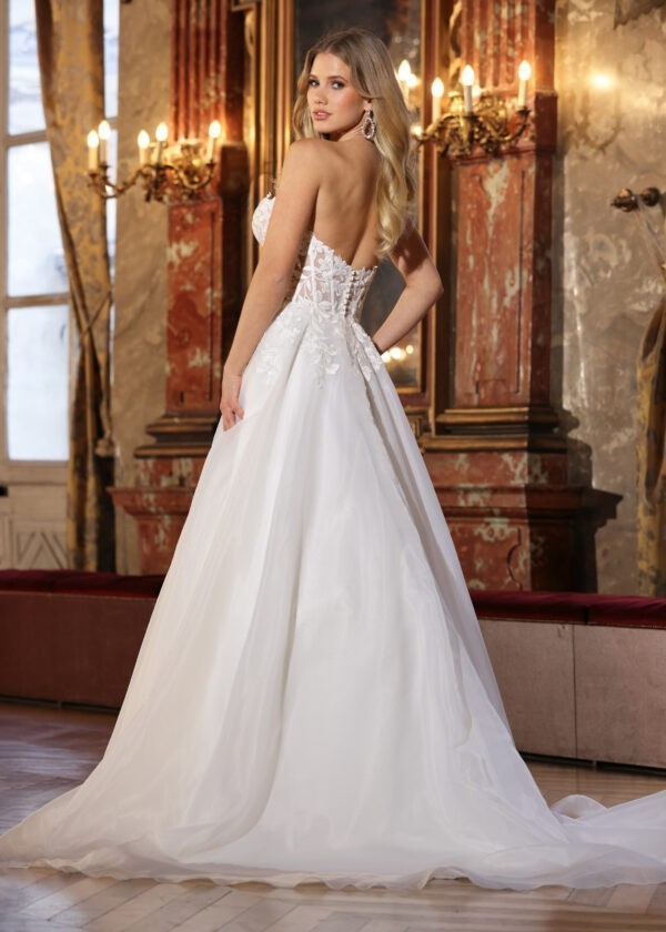 Trouwjurk Bianca van Azuree kopen bij Weddings 1