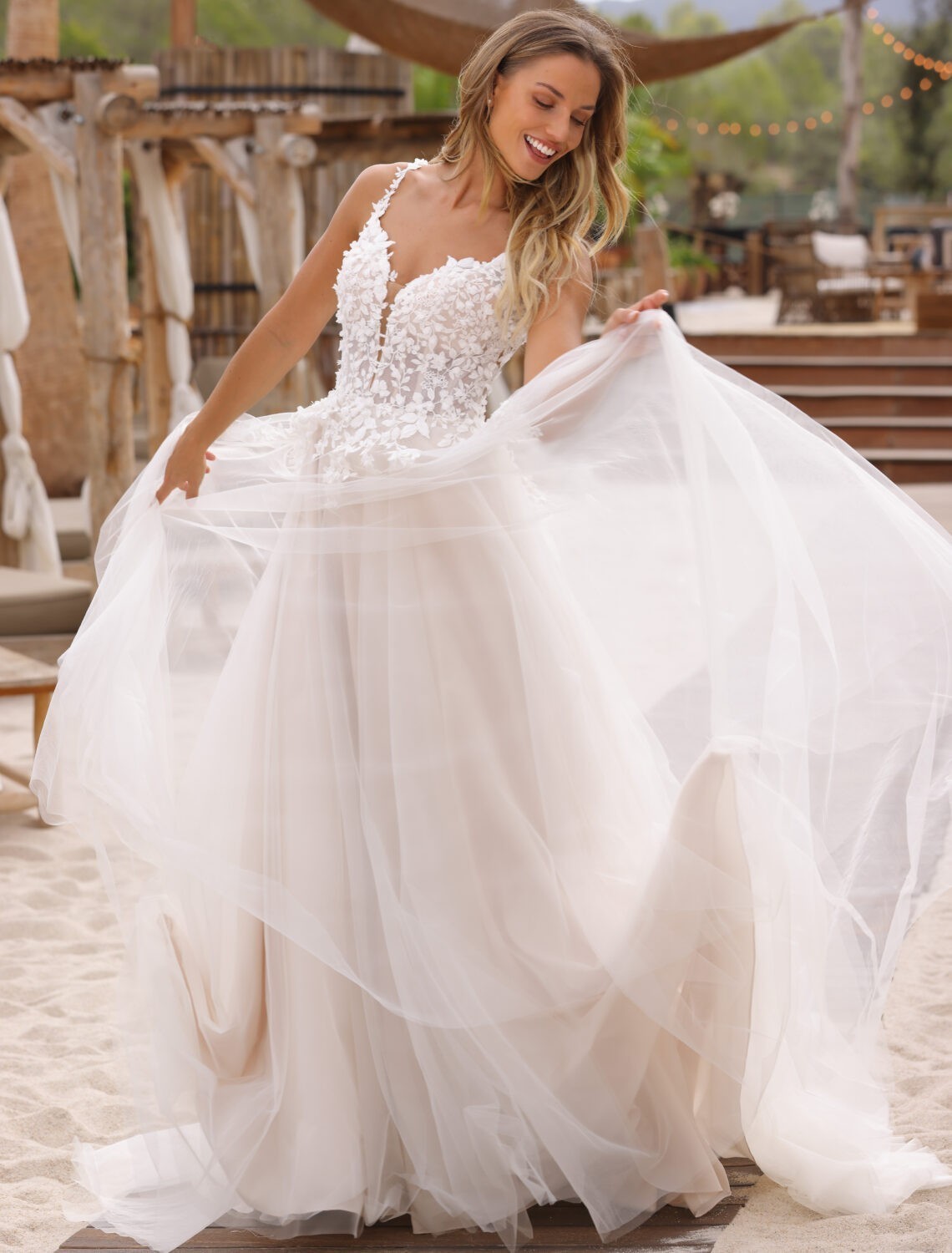 Trouwjurk Bobbi van Azuree kopen bij Weddings 4