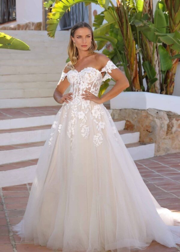 Trouwjurk Bridget van Azuree kopen bij Weddings 4