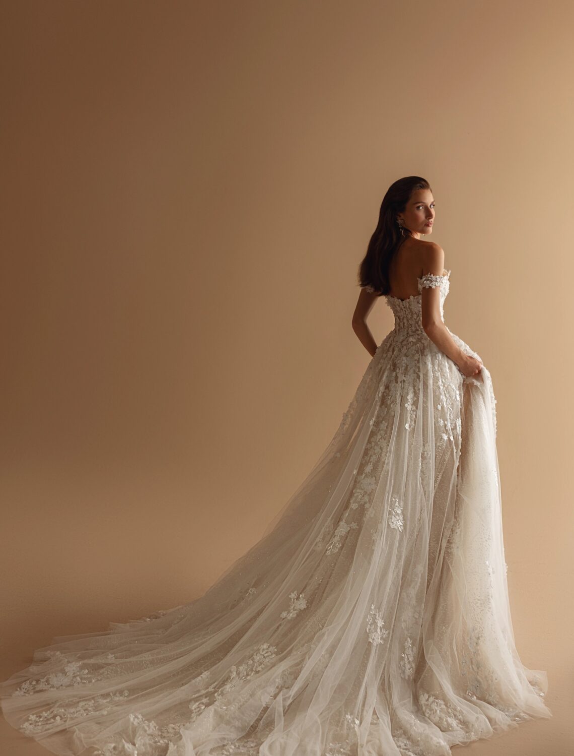 Trouwjurk Caroline van Tina Valerdi kopen bij Weddings 2