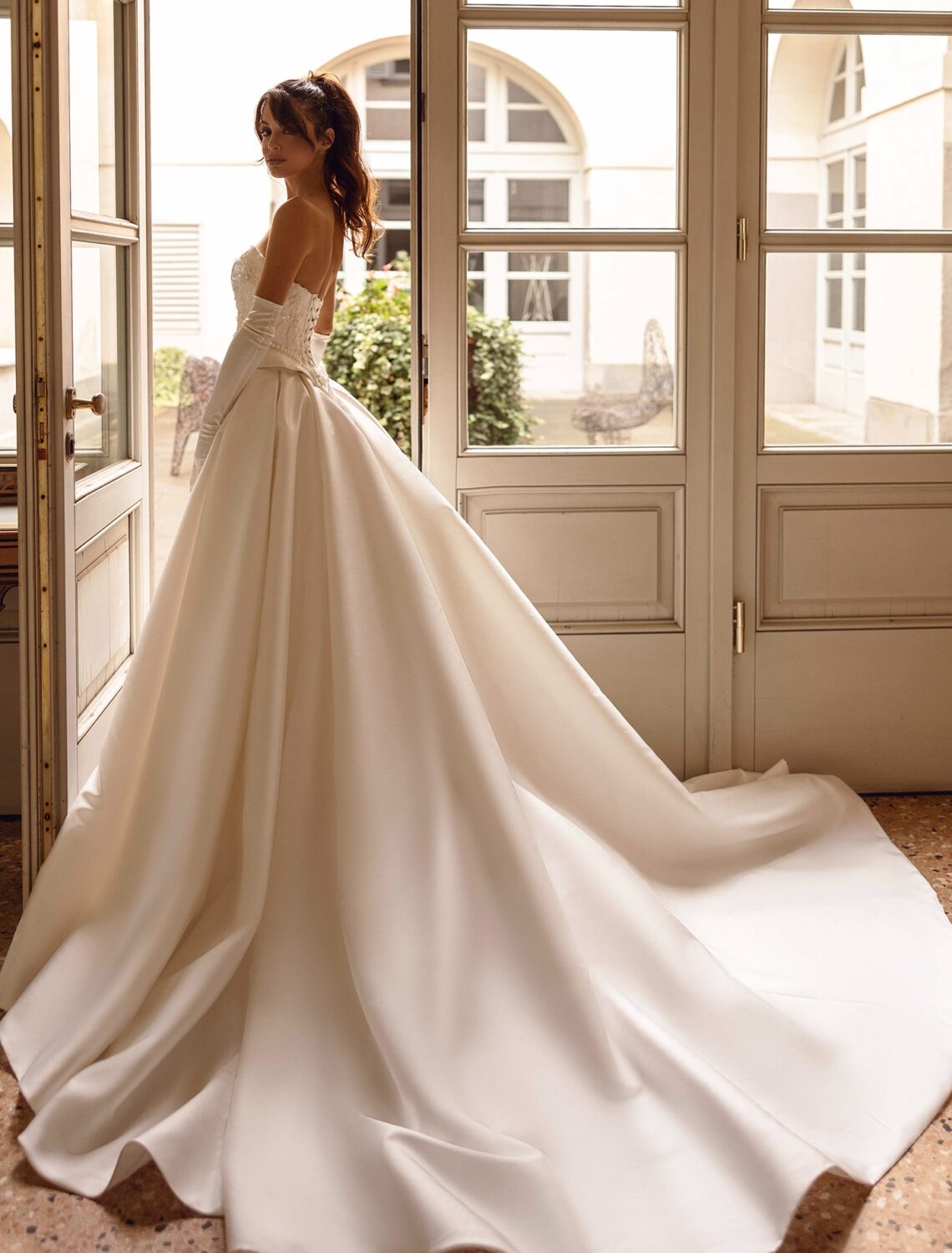 Trouwjurk Catherine van Dominiss kopen bij Weddings 3