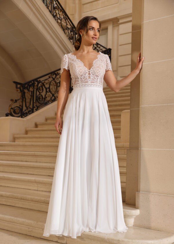 Trouwjurk Charity van Azuree kopen bij Weddings 3