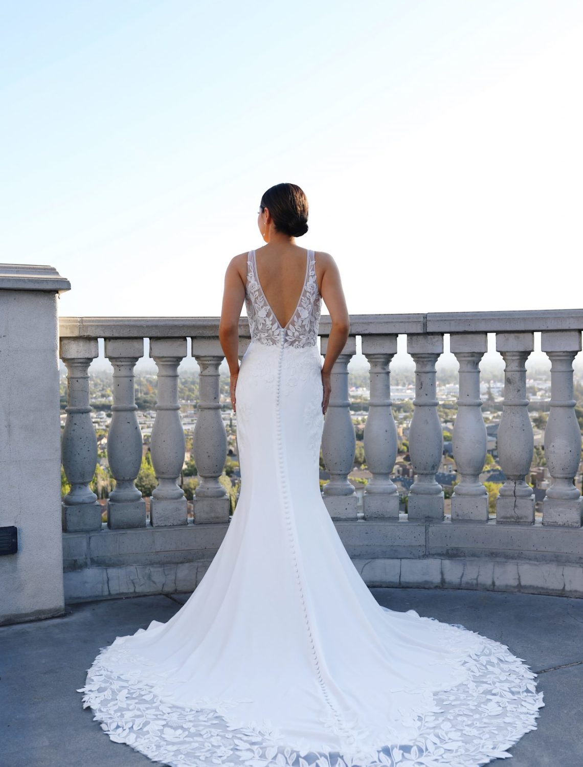 Trouwjurk D3577 van Essense of Australia kopen bij Weddings 3