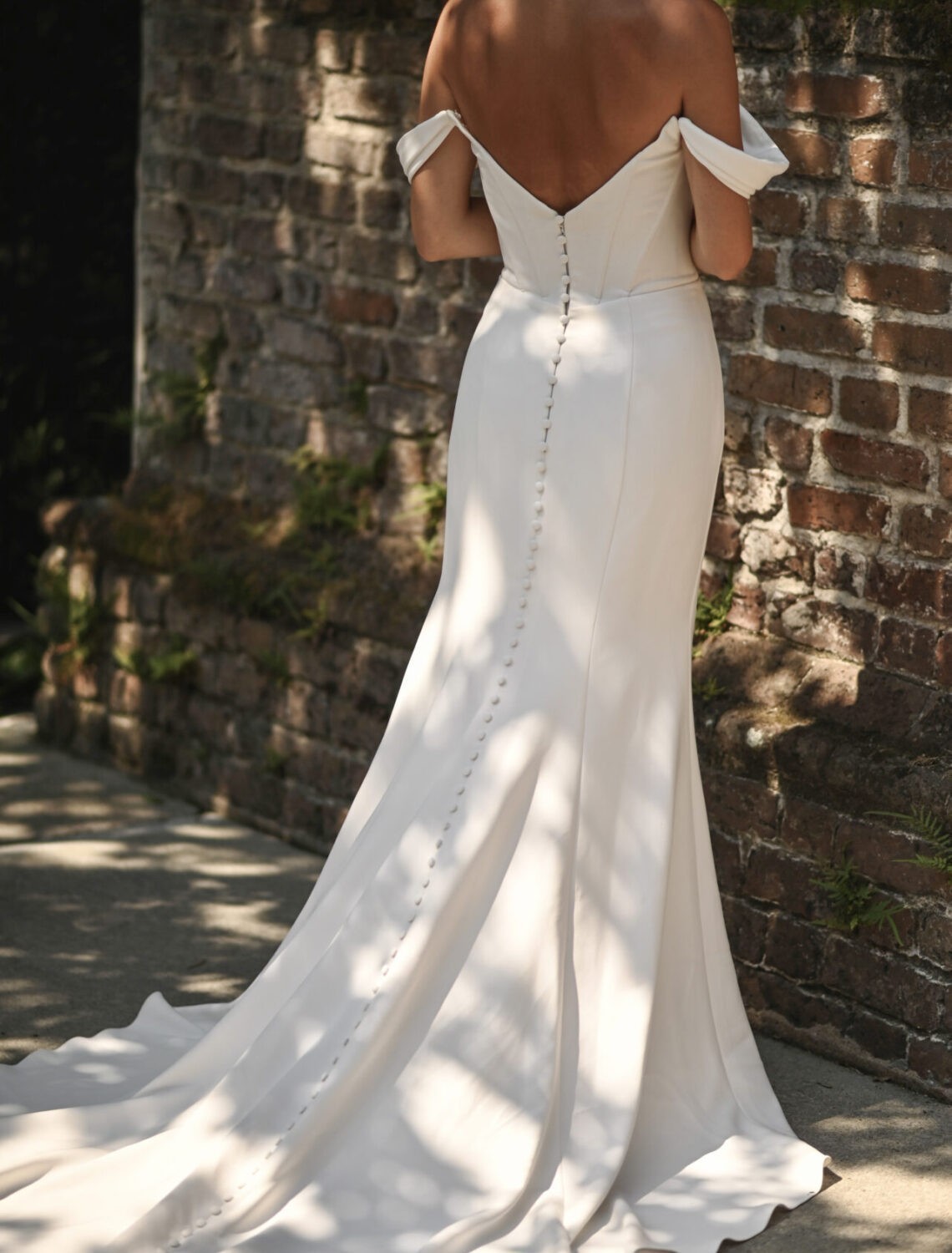 Trouwjurk D3864 van Essense of Australia kopen bij Weddings 5