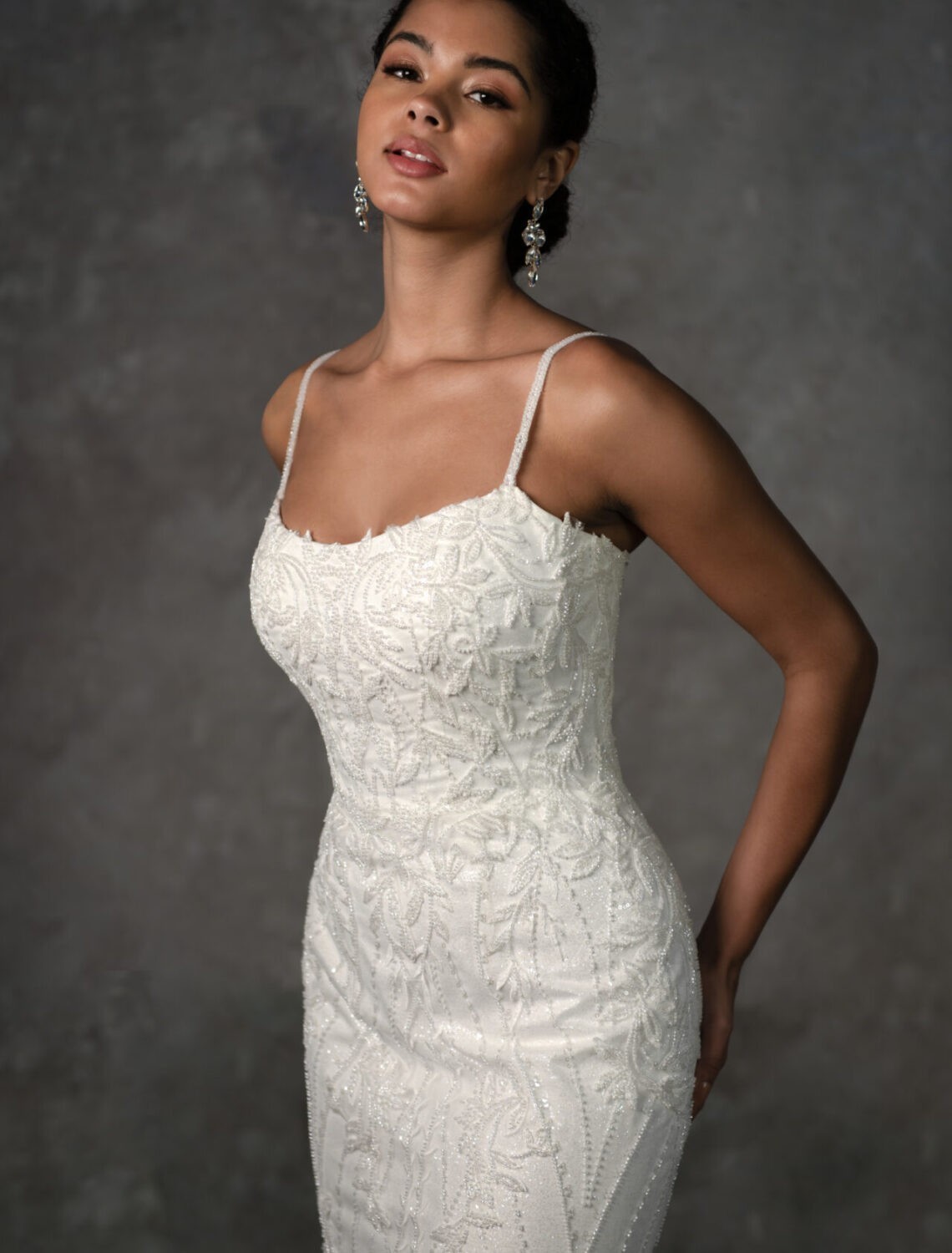 Trouwjurk D4279 van Essense of Australia kopen bij Weddings 3