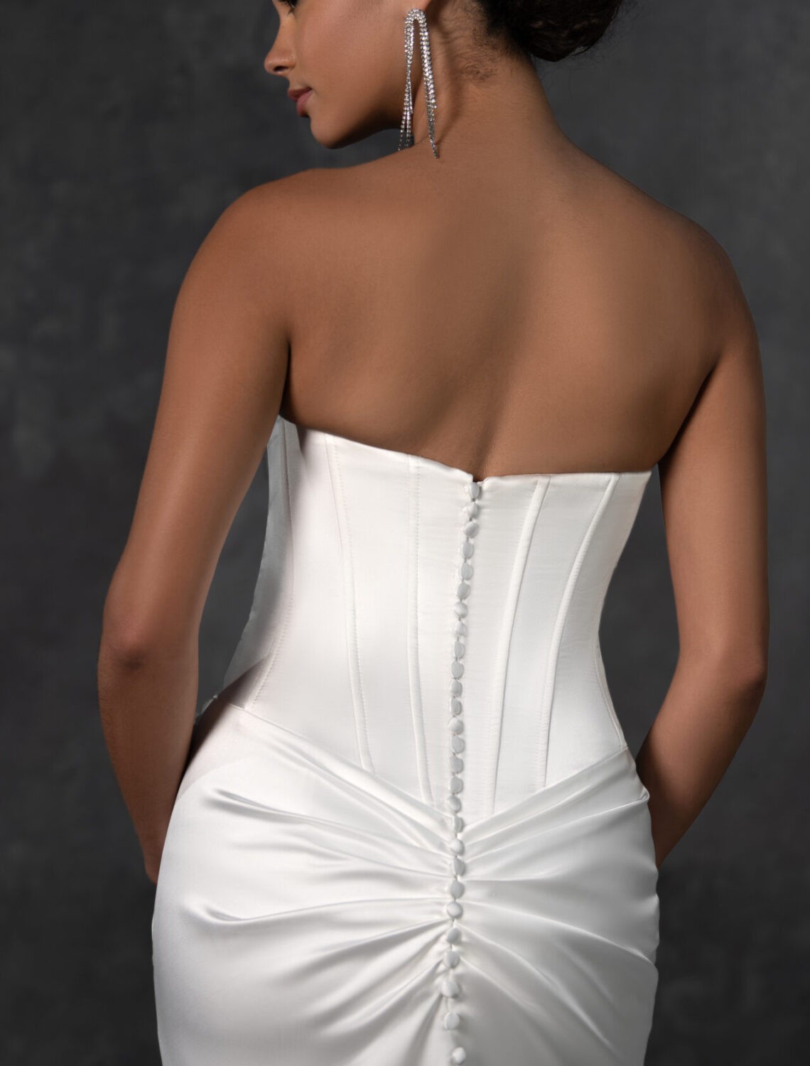 Trouwjurk D4321 van Essense of Australia kopen bij Weddings 5