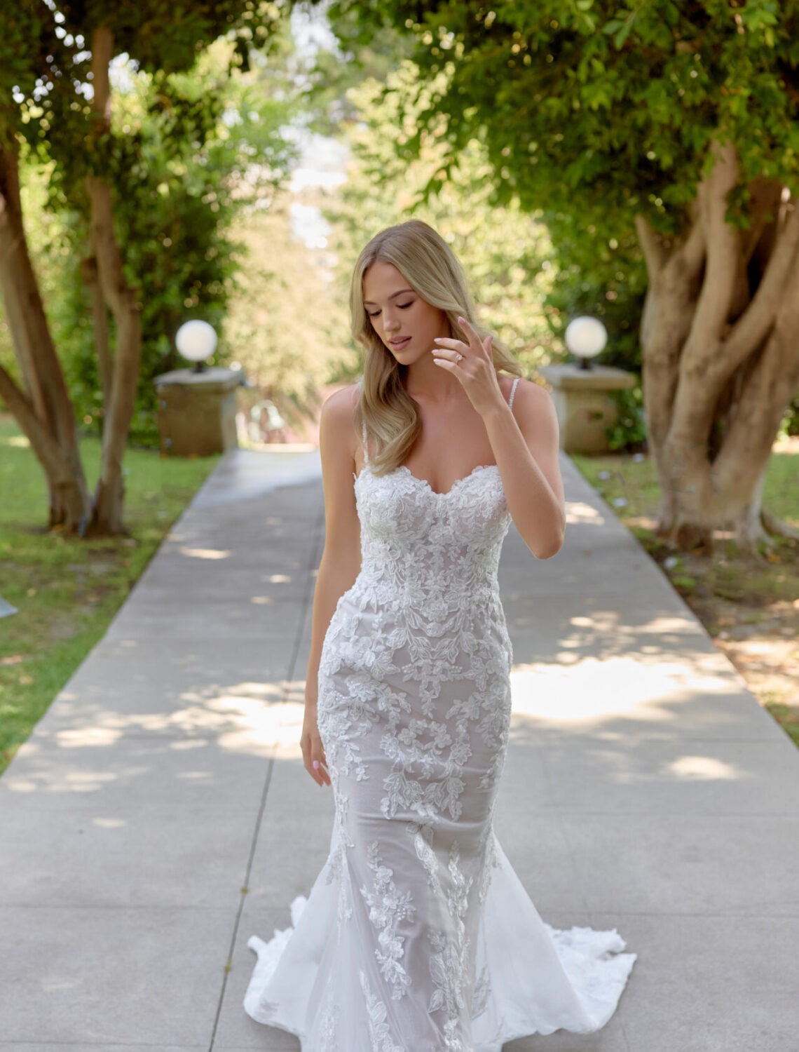 Trouwjurk D4344 van Essense of Australia kopen bij Weddings 4