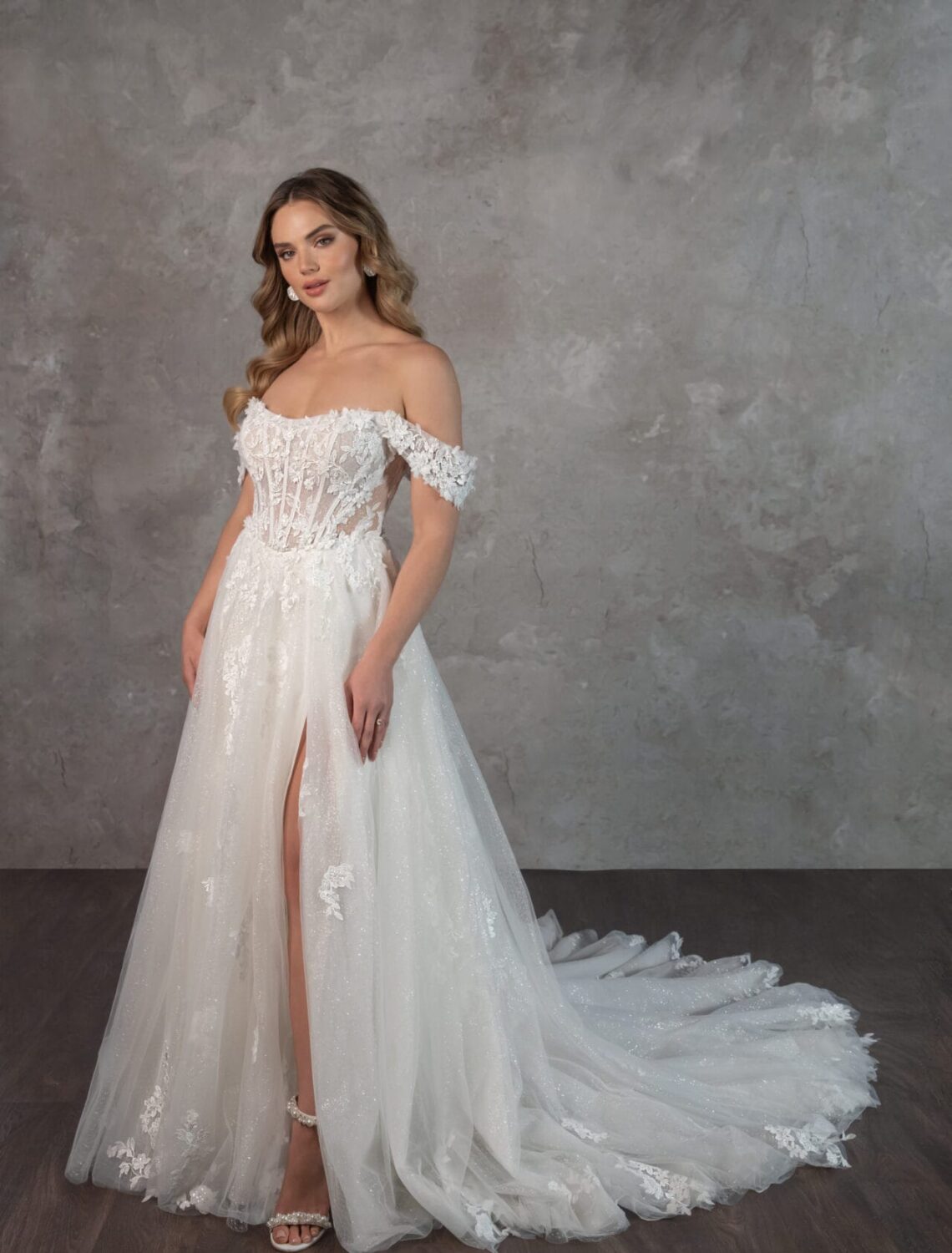 Trouwjurk D4360 van Essense of Australia kopen bij Weddings 1