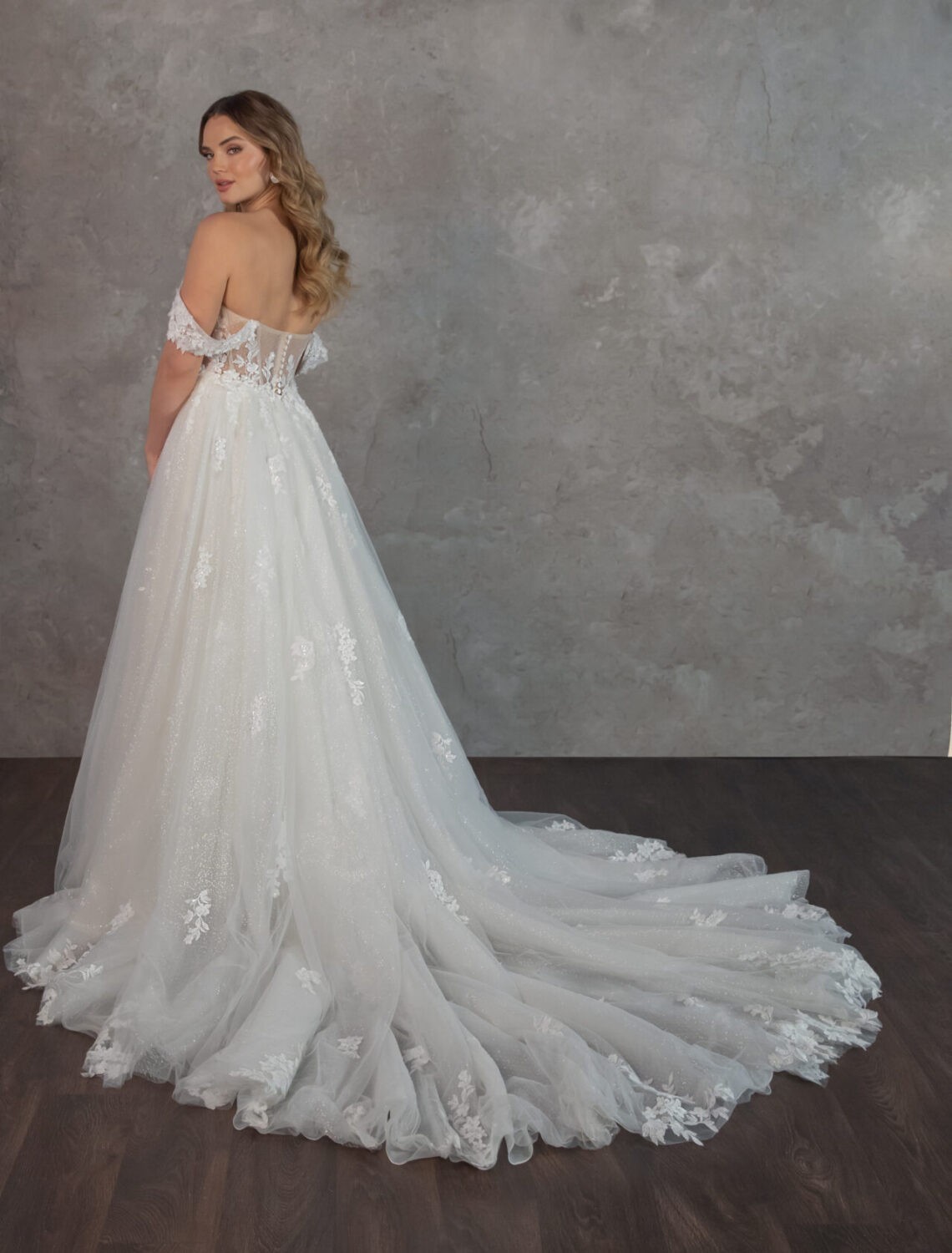 Trouwjurk D4360 van Essense of Australia kopen bij Weddings 2