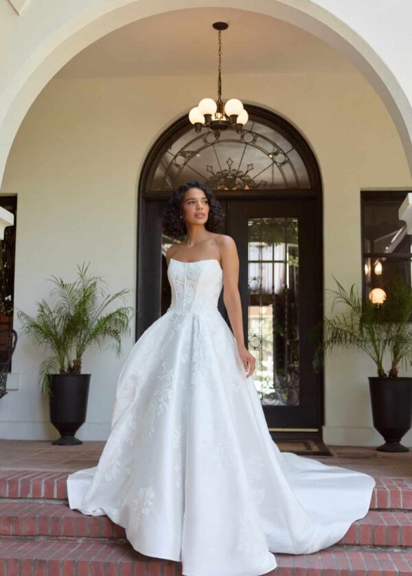 Trouwjurk D4407 van Essense of Australia kopen bij Weddings 1