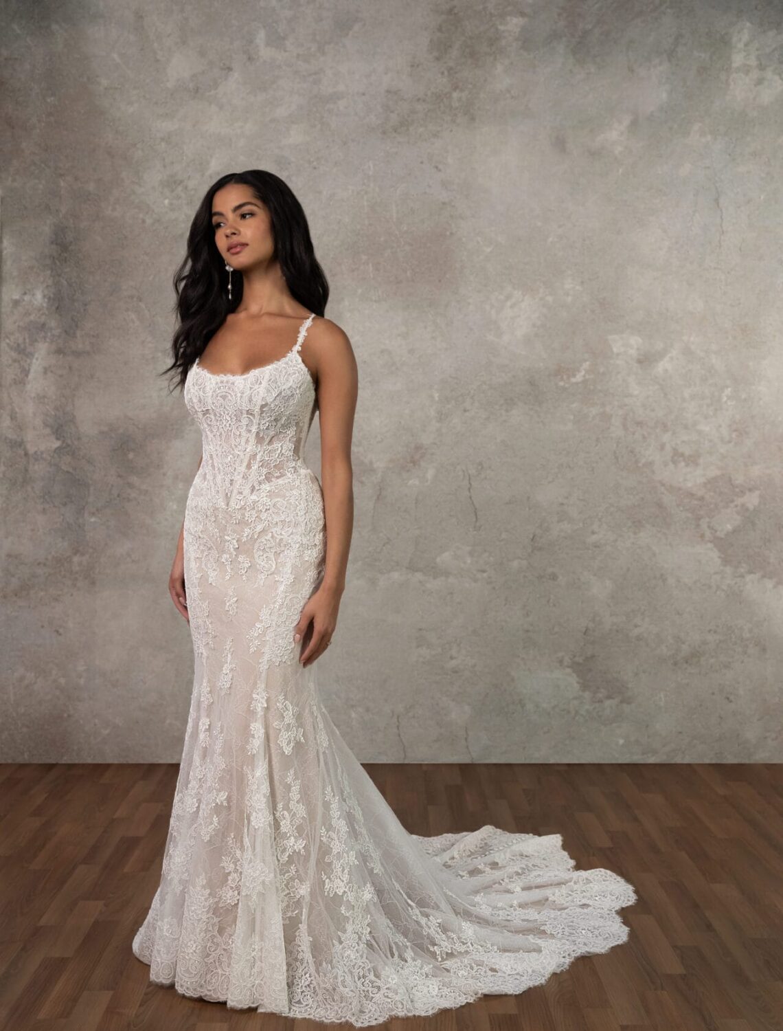 Trouwjurk D4437 van Essense of Australia kopen bij Weddings 3