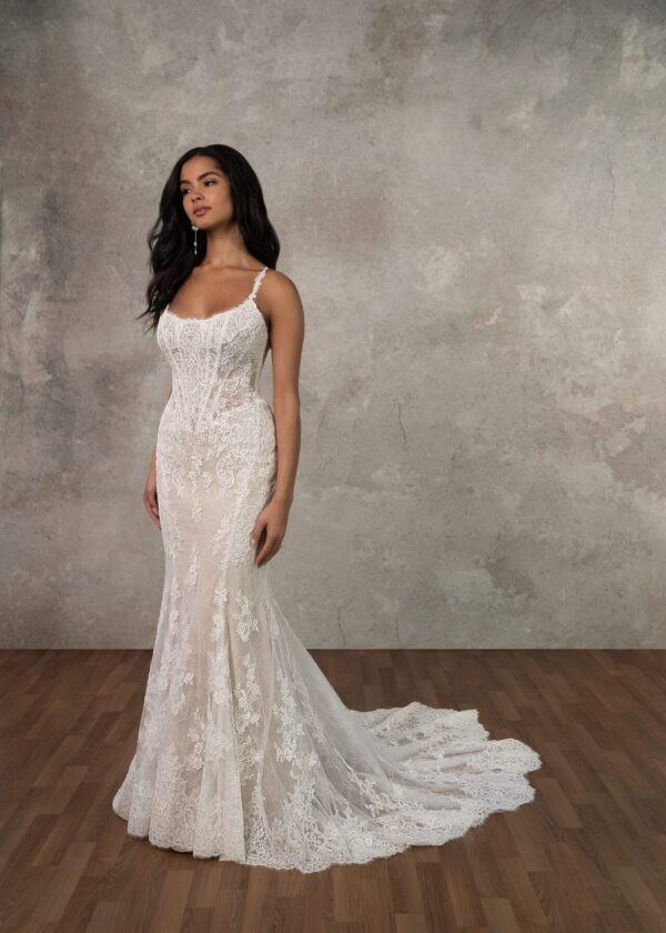 Trouwjurk D4437 van Essense of Australia kopen bij Weddings 3