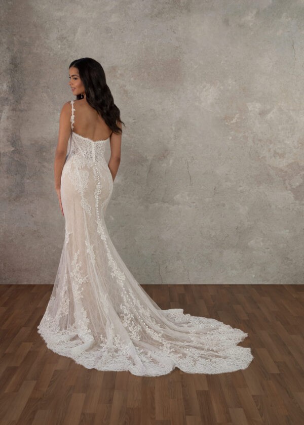 Trouwjurk D4437 van Essense of Australia kopen bij Weddings 4