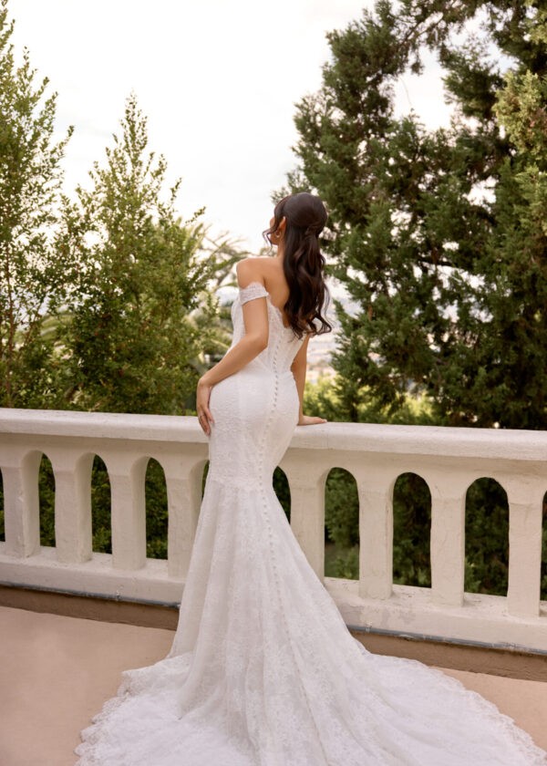 Trouwjurk D4456 van Essense of Australia kopen bij Weddings 5