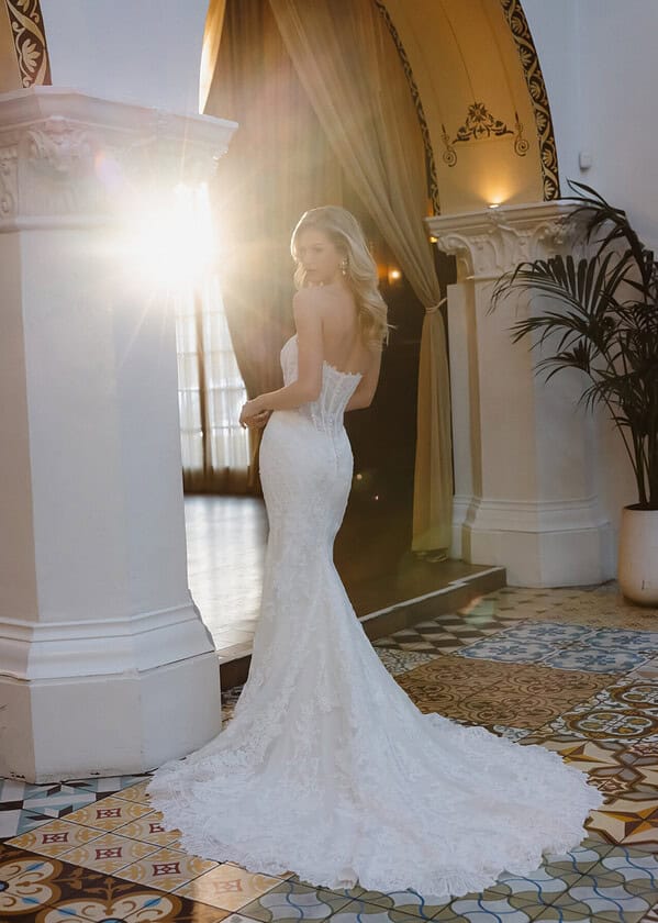 Trouwjurk D4541 van Essense of Australia kopen bij Weddings 2