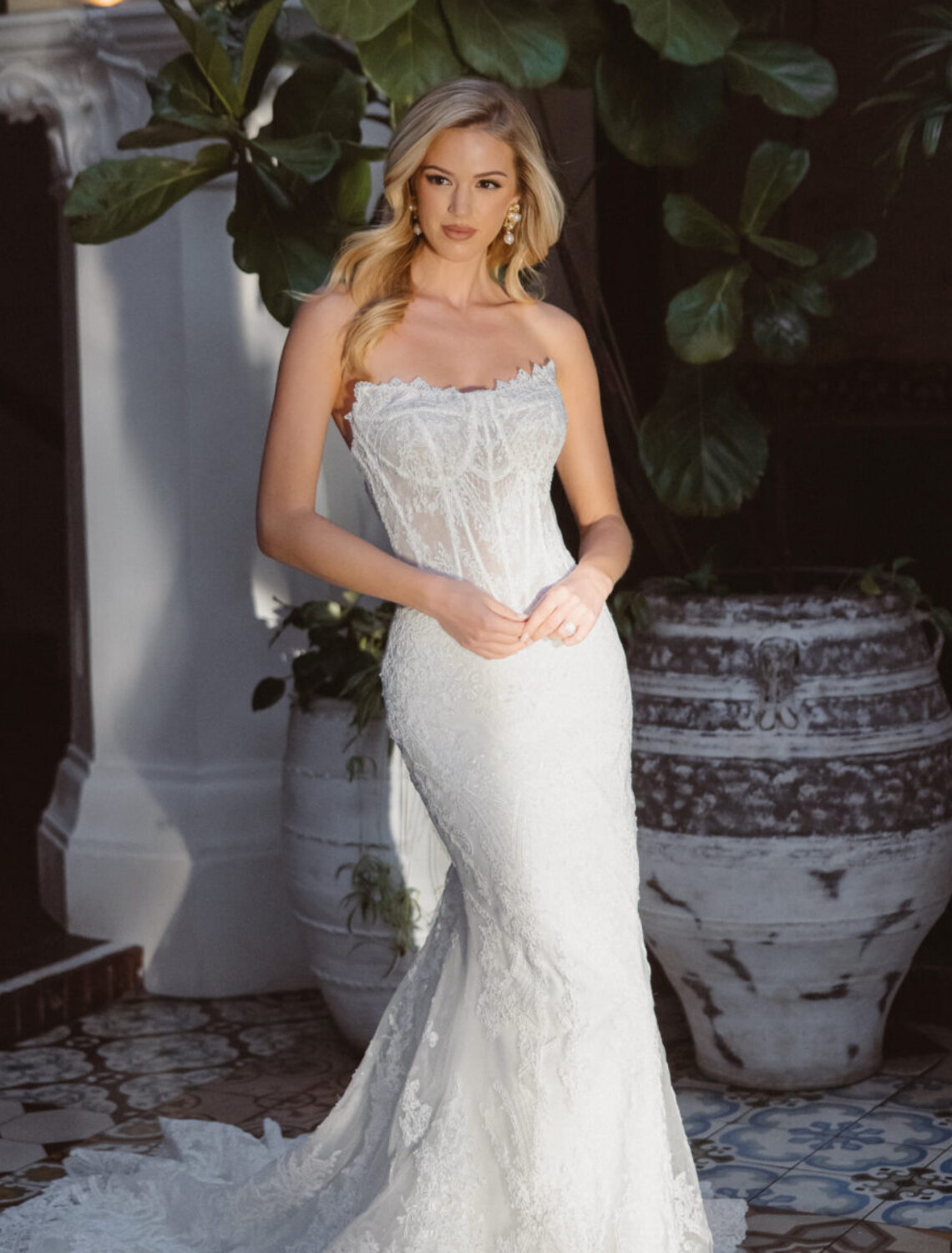 Trouwjurk D4541 van Essense of Australia kopen bij Weddings 3