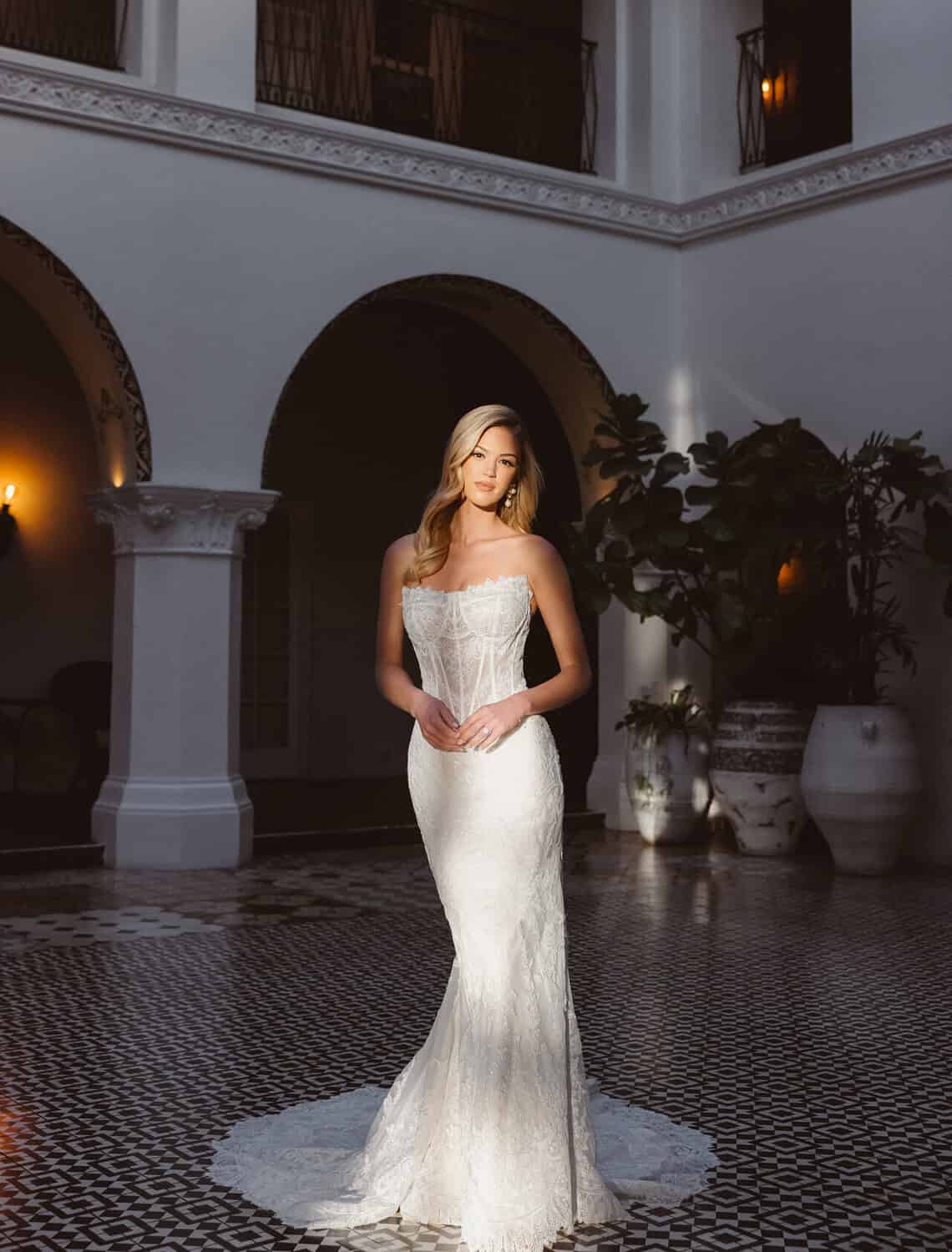 Trouwjurk D4541 van Essense of Australia kopen bij Weddings 4
