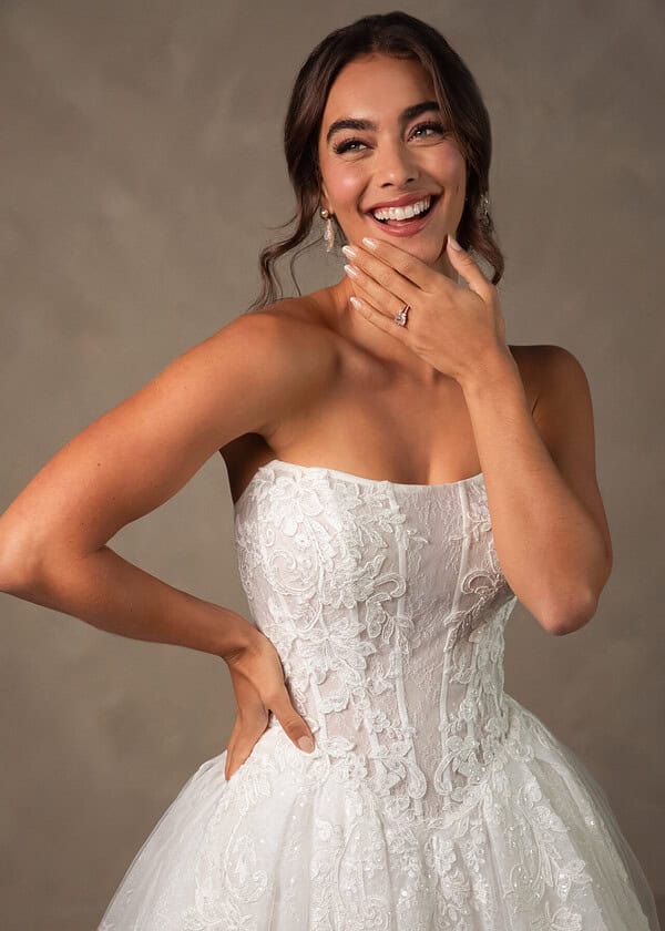 Trouwjurk D4553 van Essense of Australia kopen bij Weddings 2