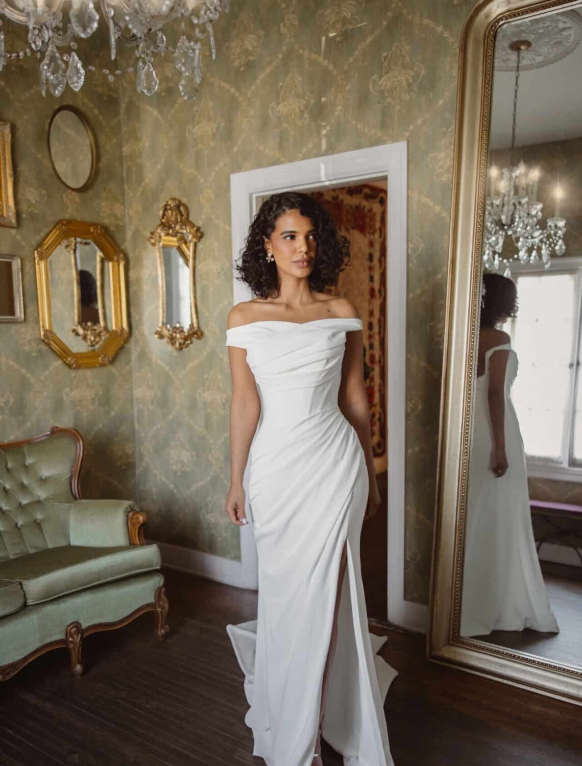 Trouwjurk D4563 van Essense of Australia kopen bij Weddings 3