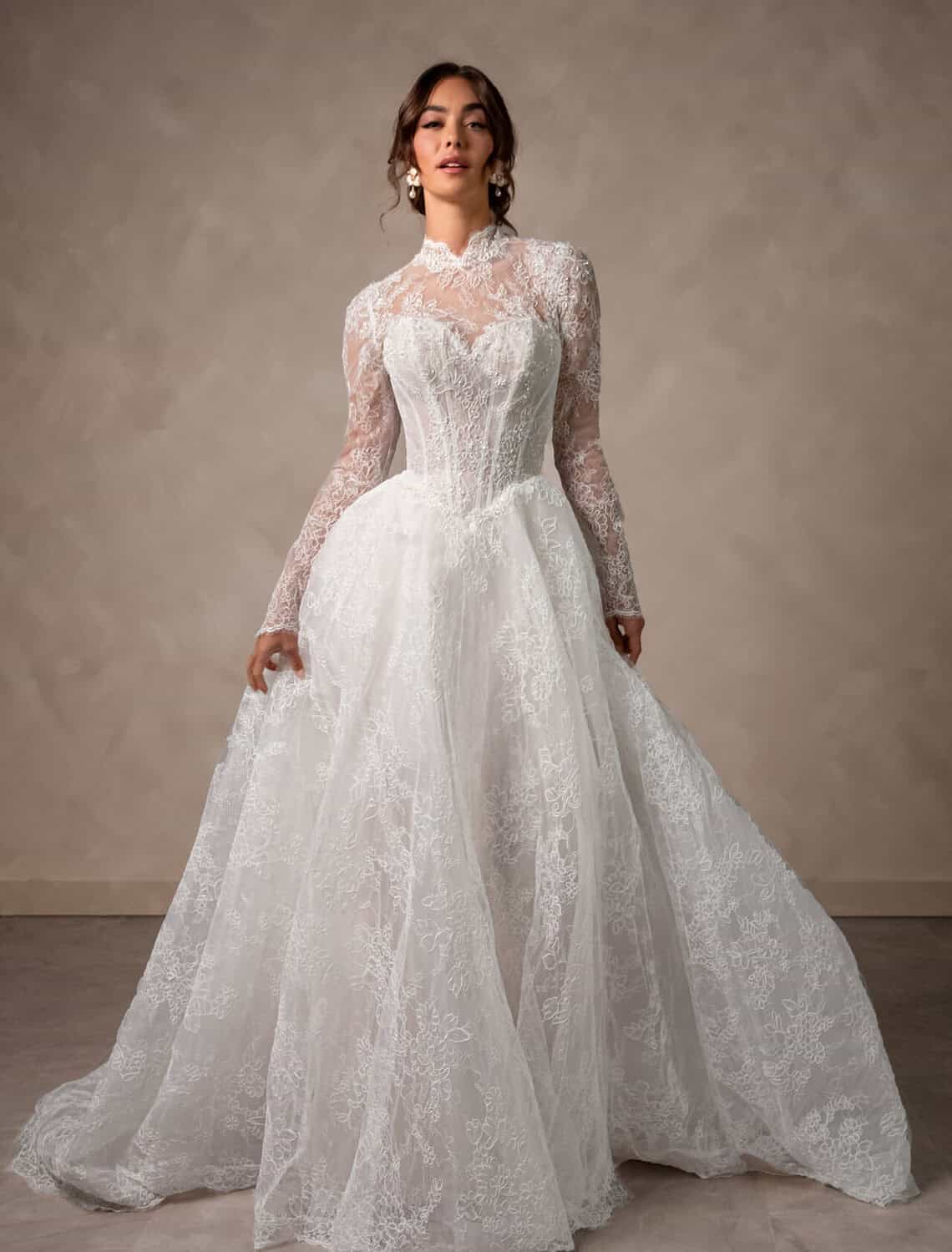 Trouwjurk D4554 van Essense kopen bij Weddings 1