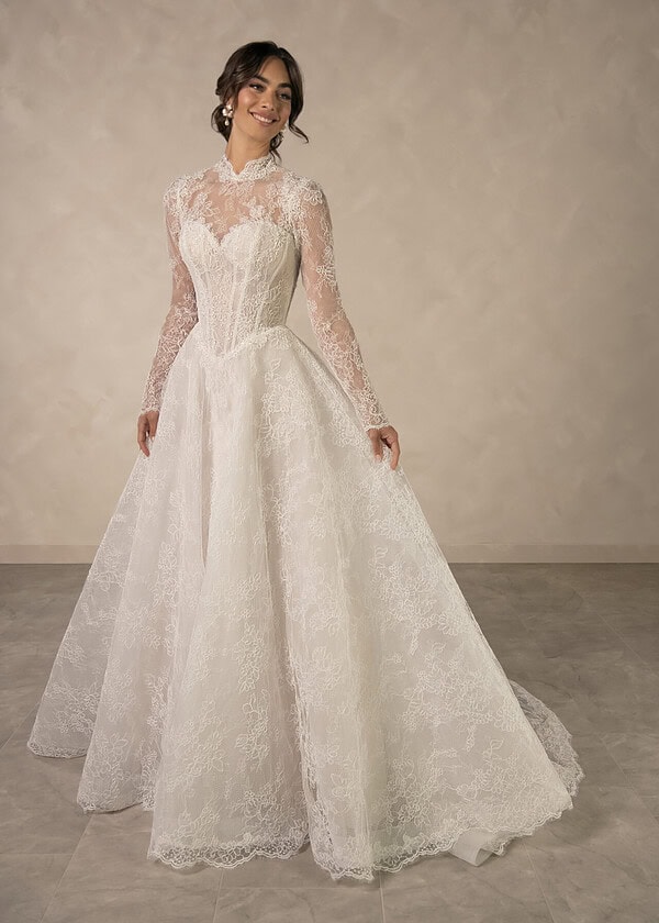 Trouwjurk D4554 van Essense kopen bij Weddings 4