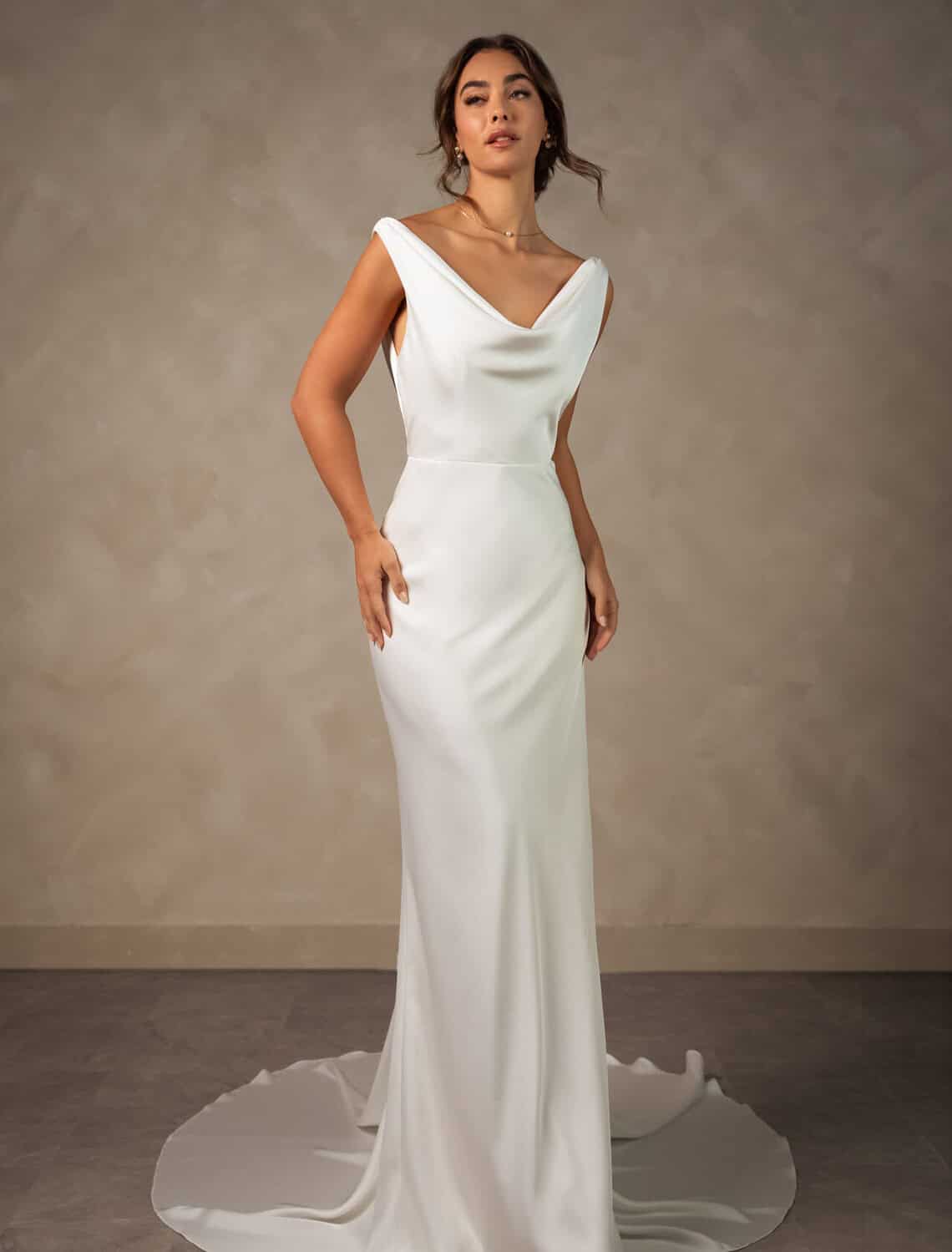 Trouwjurk D4574 van Essense of Australia kopen bij Weddings 3