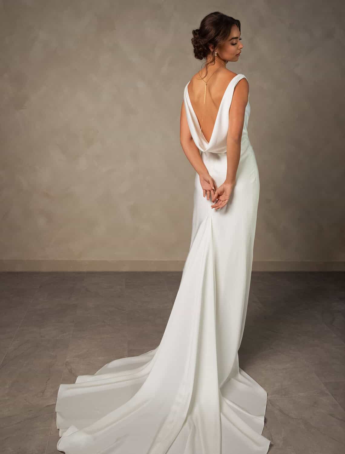 Trouwjurk D4574 van Essense of Australia kopen bij Weddings 4