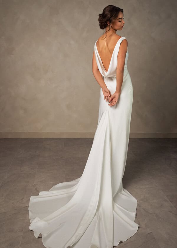 Trouwjurk D4574 van Essense of Australia kopen bij Weddings 4