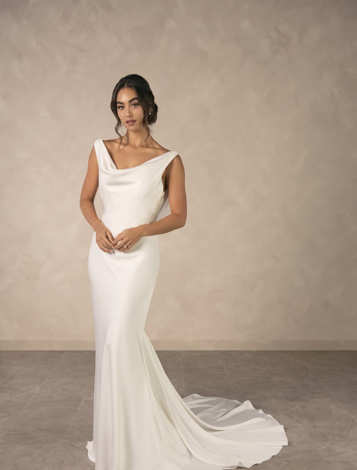 Trouwjurk D4574 van Essense of Australia kopen bij Weddings 5