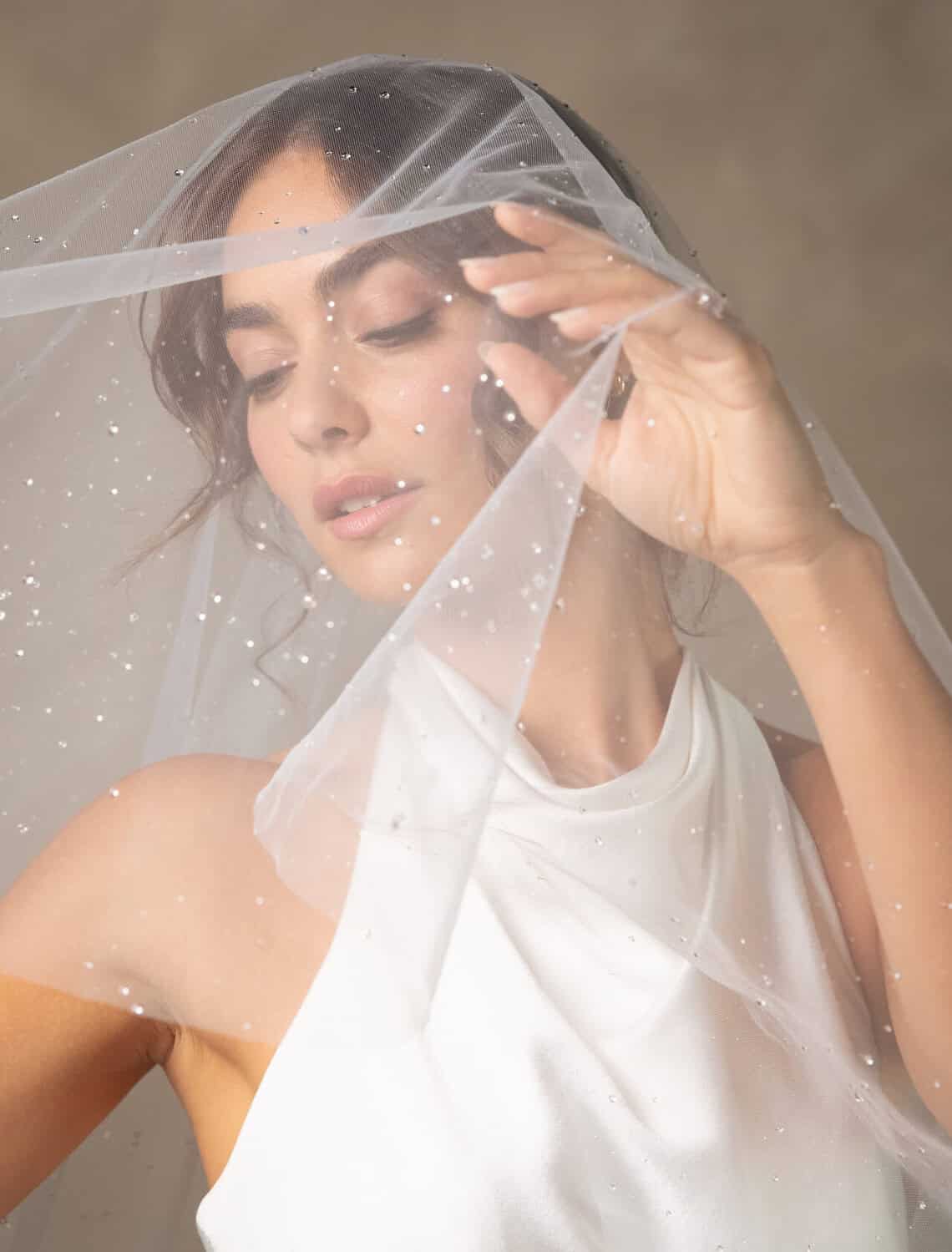Trouwjurk D4614 van Essense of Australia kopen bij Weddings 3