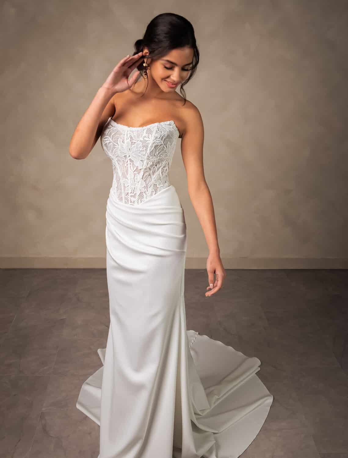 Trouwjurk D4622 van Essense of Australia kopen bij Weddings 1