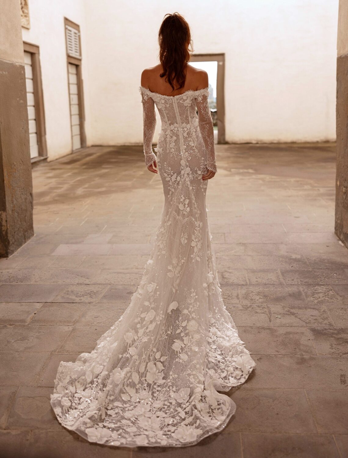 Trouwjurk Eleanor van Dominiss kopen bij Weddings 4