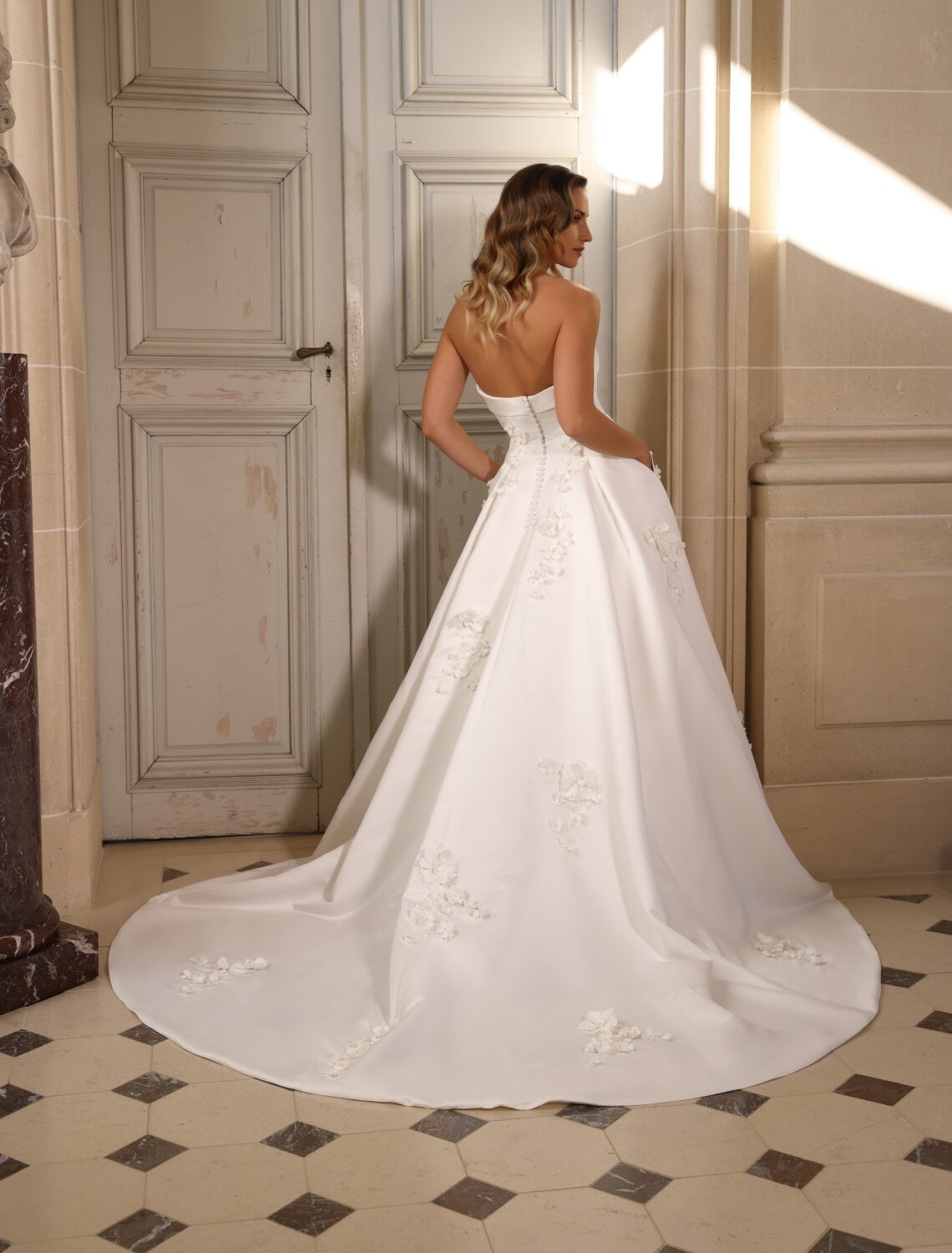 Trouwjurk Emma van Azuree kopen bij Weddings 1