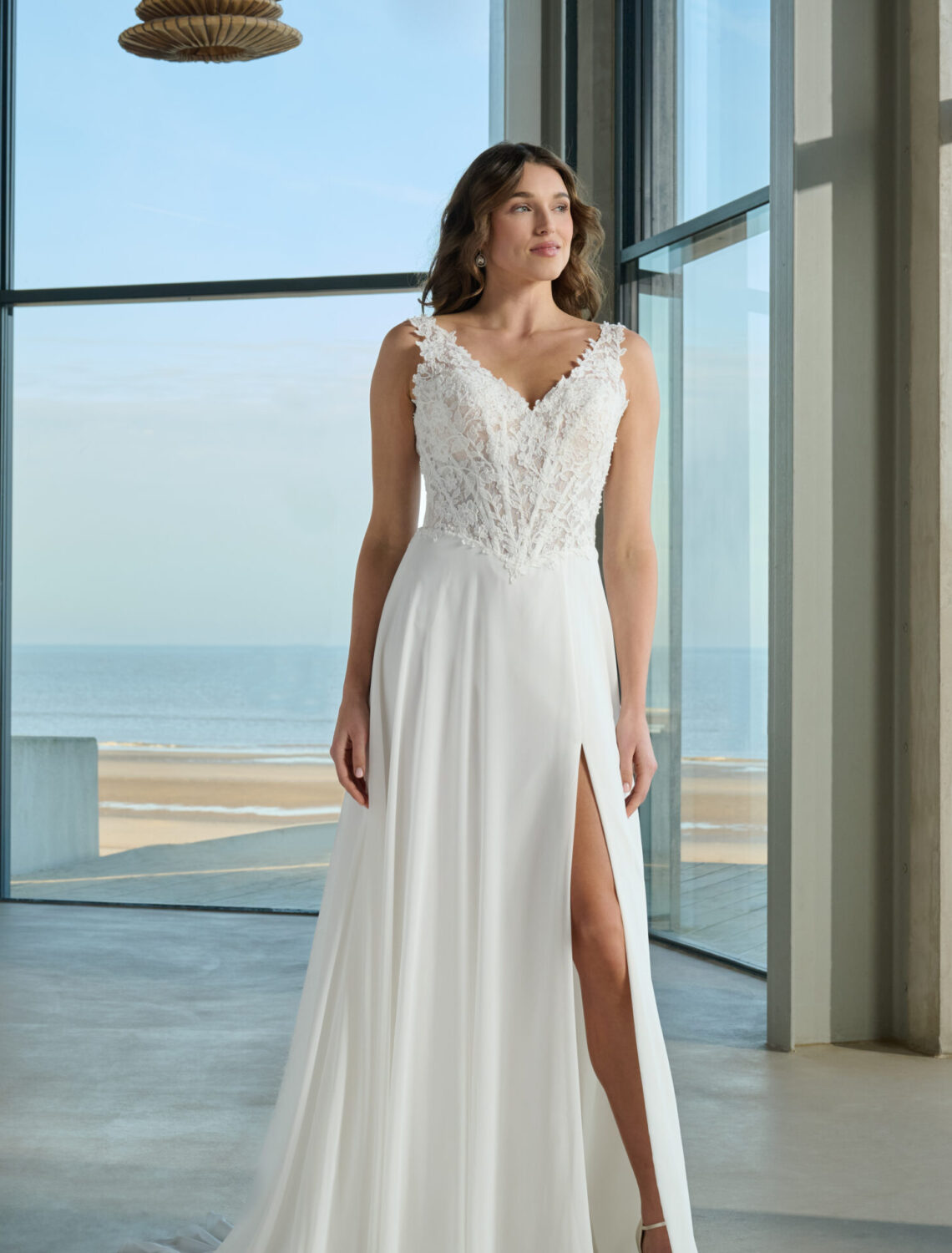 Trouwjurk Fabi van Azuree kopen bij Weddings 3
