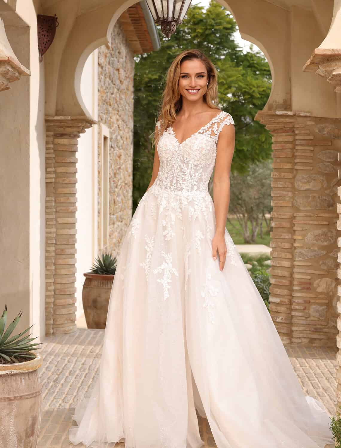 Trouwjurk Fallon van Azuree kopen bij Weddings 3