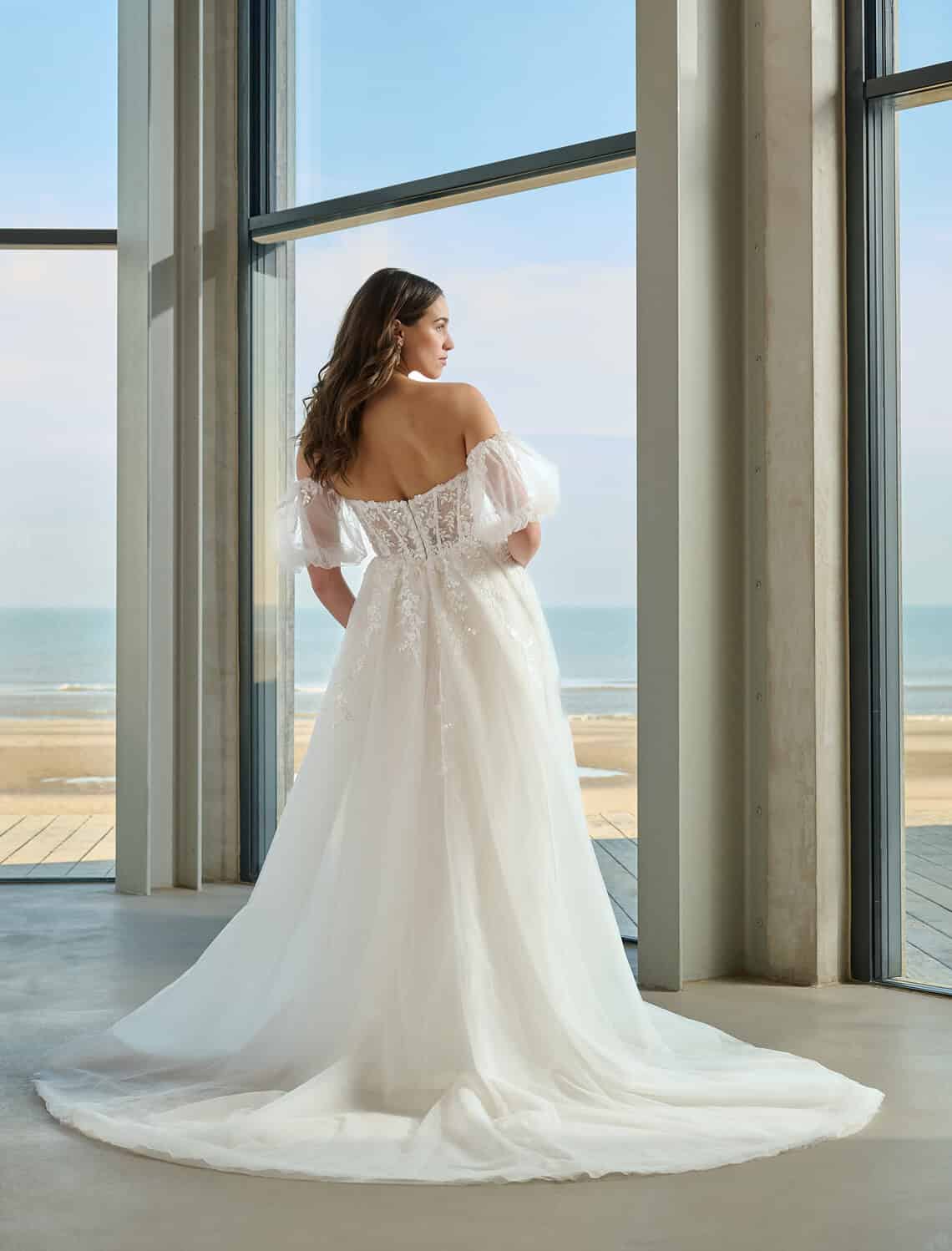 Trouwjurk Fame van Azuree kopen bij Weddings 1