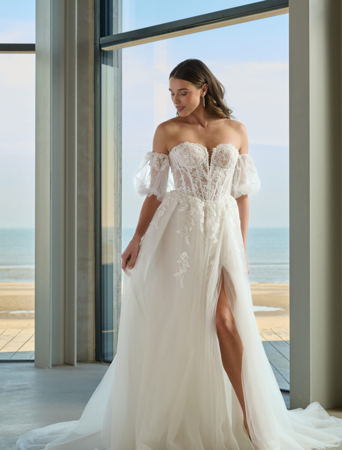 Trouwjurk Fame van Azuree kopen bij Weddings 3