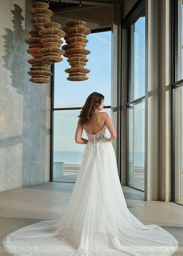 Trouwjurk Famke van Azuree kopen bij Weddings 1
