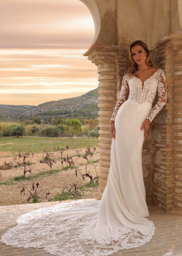 Trouwjurk Faraday van Azuree kopen bij Weddings 3