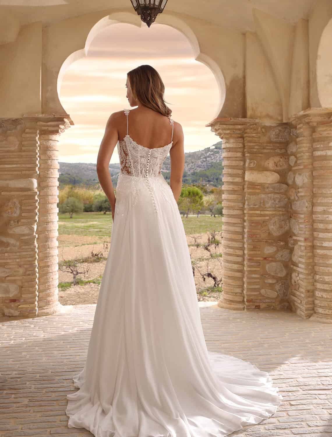 Trouwjurk Fauna van Azuree kopen bij Weddings 1