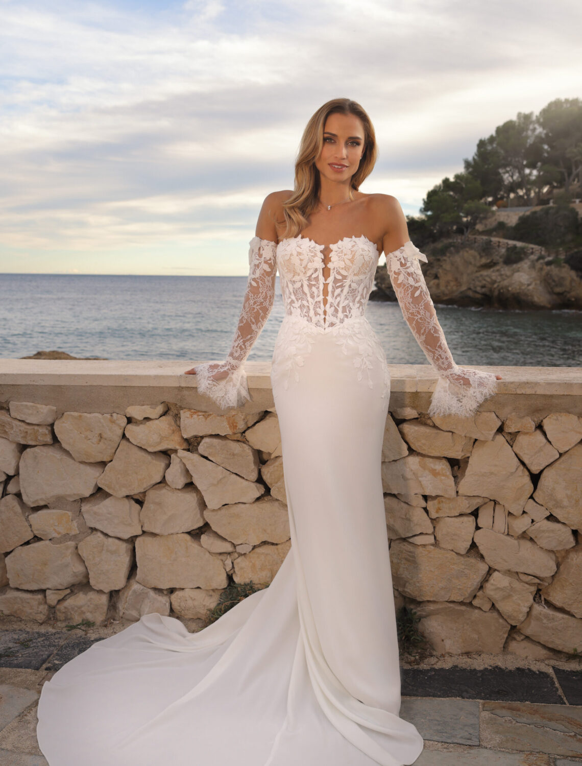 Trouwjurk Faye van Azuree kopen bij Weddings 3